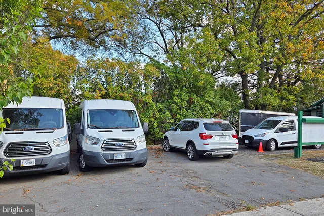 $1,395,000 | 1233 23rd Street South, Arlington, VA 22202