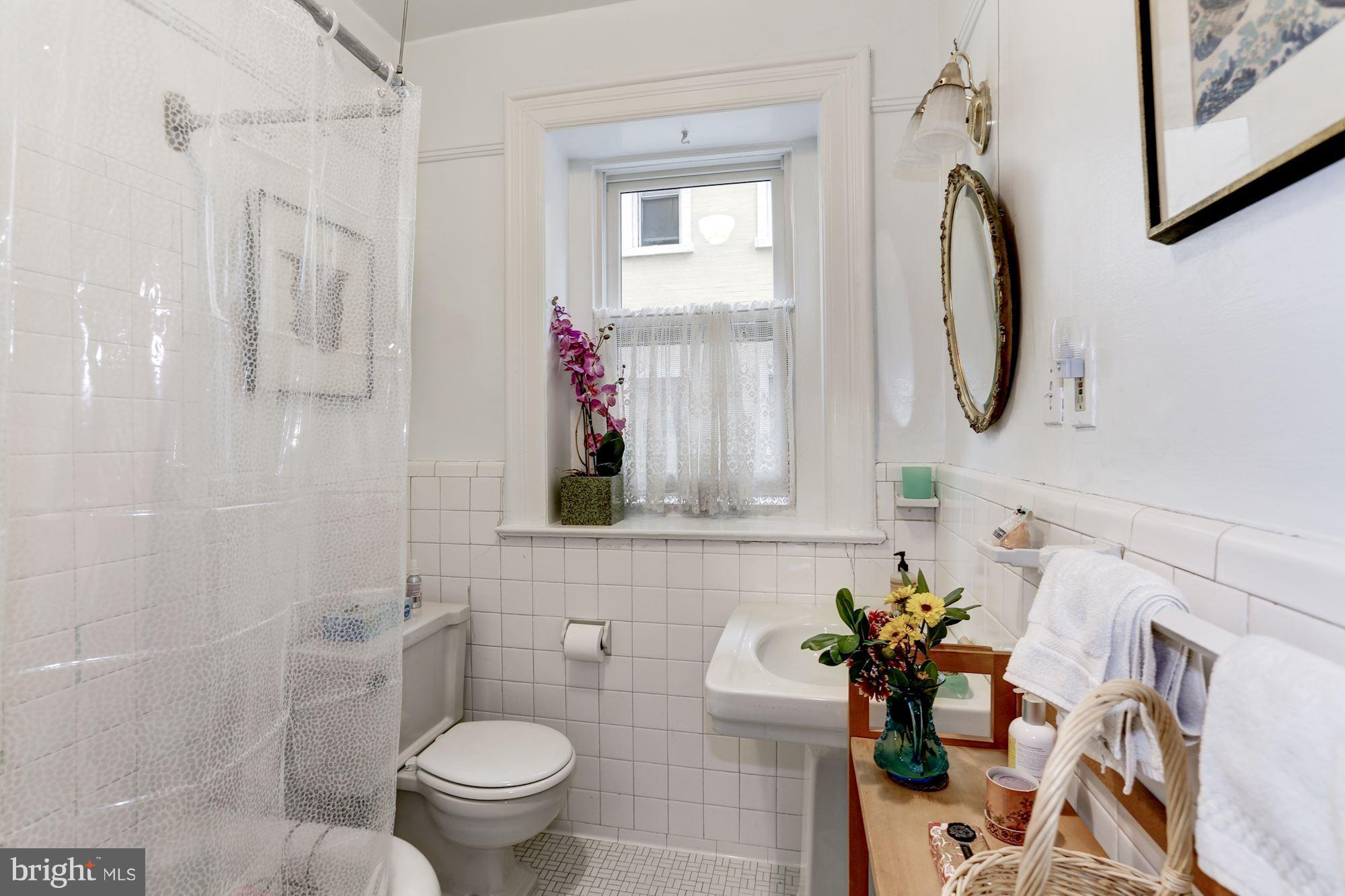 2022 Columbia Road Northwest, Unit 315 Washington, DC 20009 - Photo 23 of 30 Bath