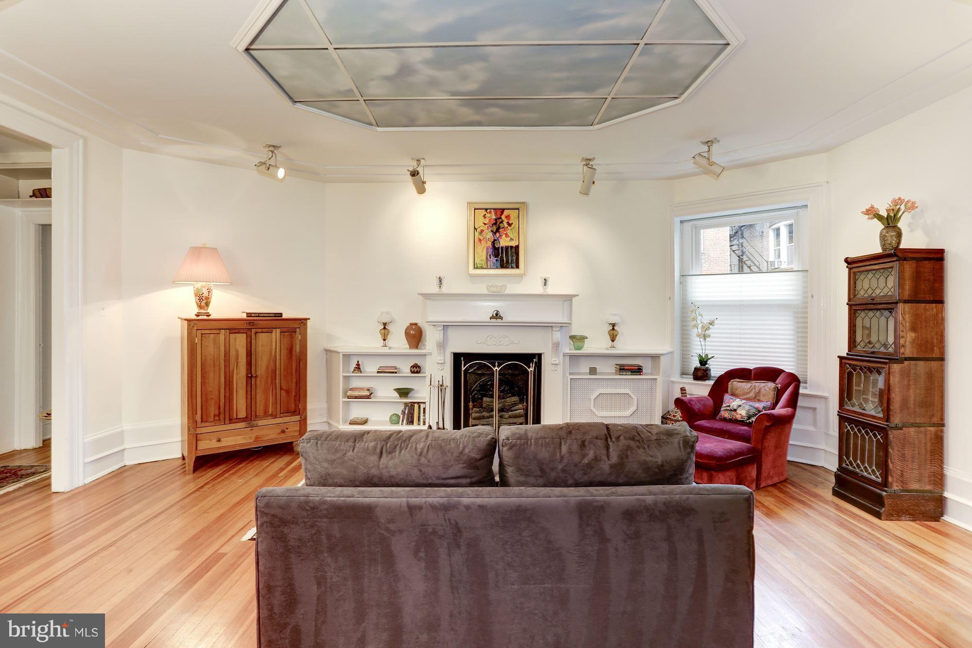 2022 Columbia Road Northwest, Unit 315 Washington, DC 20009 - Photo 4 of 30 Living Room