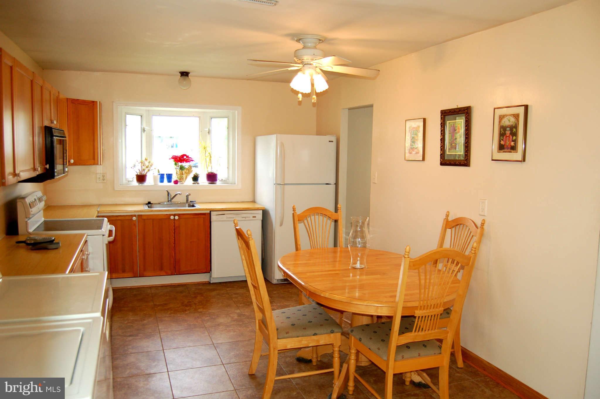 1936 Winder Road Baltimore, MD 21244 - Photo 8 of 11 Kitchen