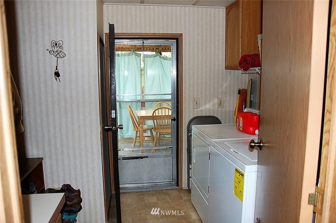 12817 Northeast 189th Street Bothell, WA 98011 - Photo 17 of 23