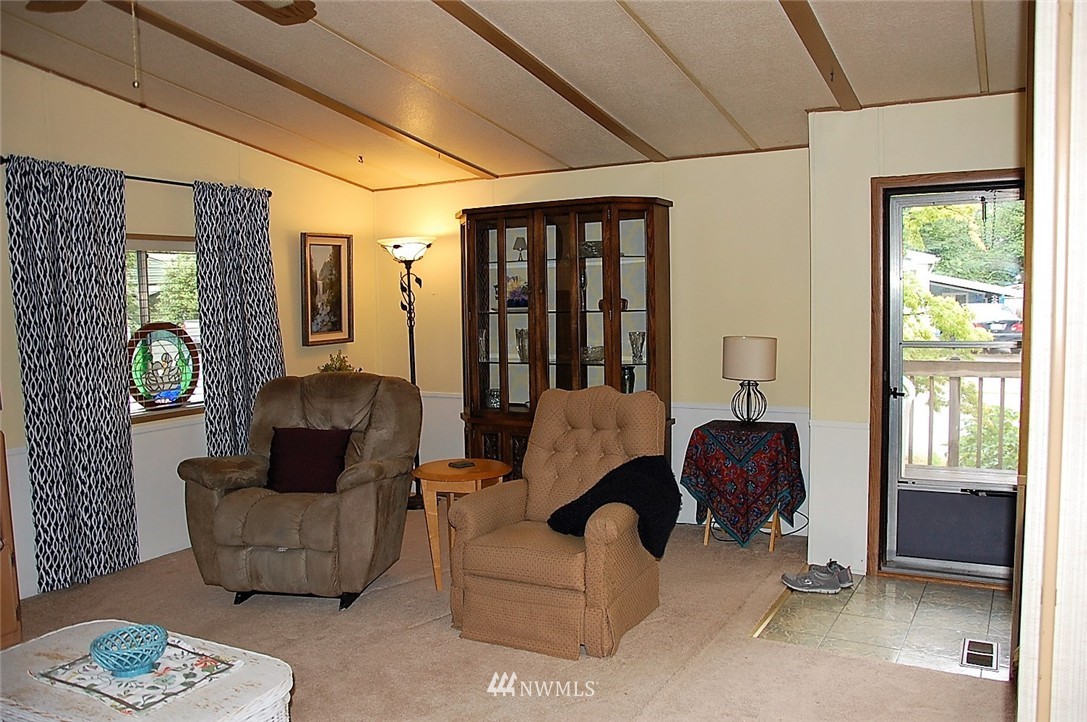12817 Northeast 189th Street Bothell, WA 98011 - Photo 7 of 23