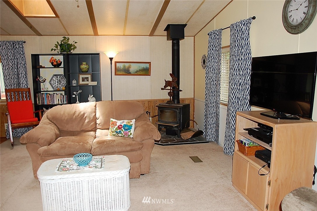 12817 Northeast 189th Street Bothell, WA 98011 - Photo 8 of 23