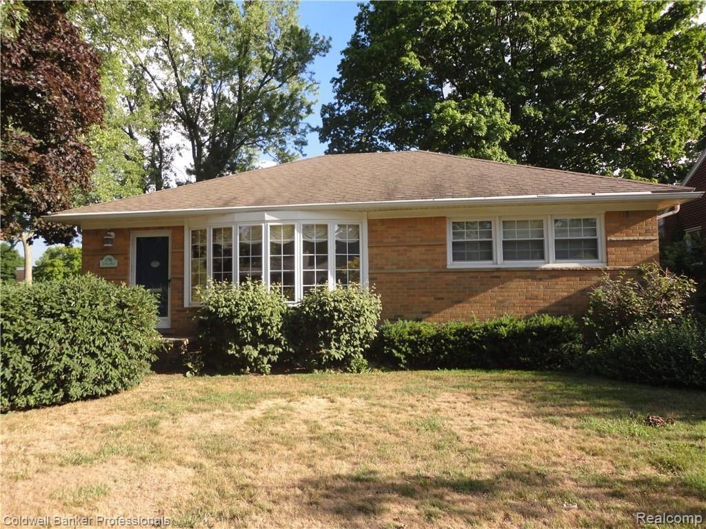 1796 East Maple Road Birmingham, MI 48009 - Photo 1 of 27 Exterior