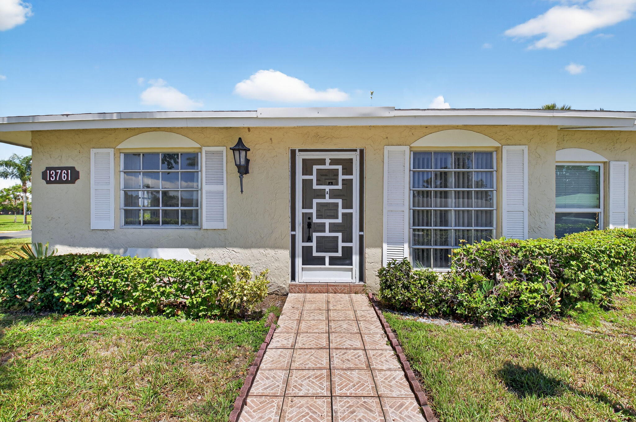 13761 Flora Place, Unit A Delray Beach, FL 33484 - Photo 4 of 55 4-web-or-mls-004_DSC_1859