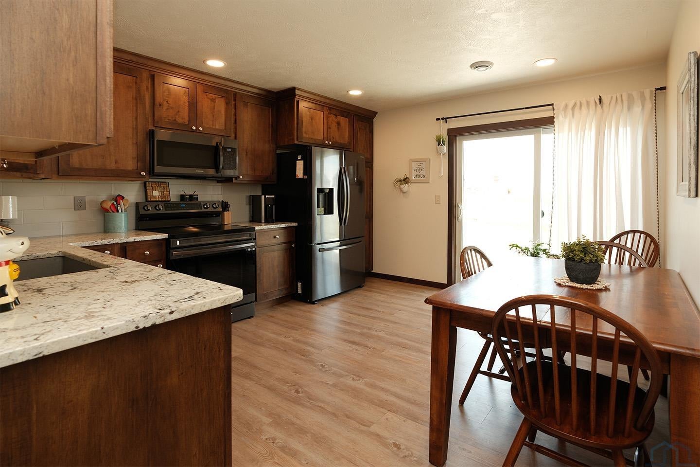 2109 Walnut Street Hull, IA 51239 - Photo 13 of 27 Gallery Image 13
