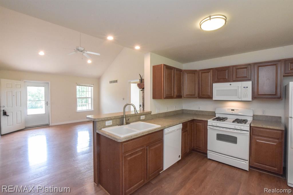 977 Kenneth Court Howell, MI 48843 - Photo 12 of 40 Gallery Image 12