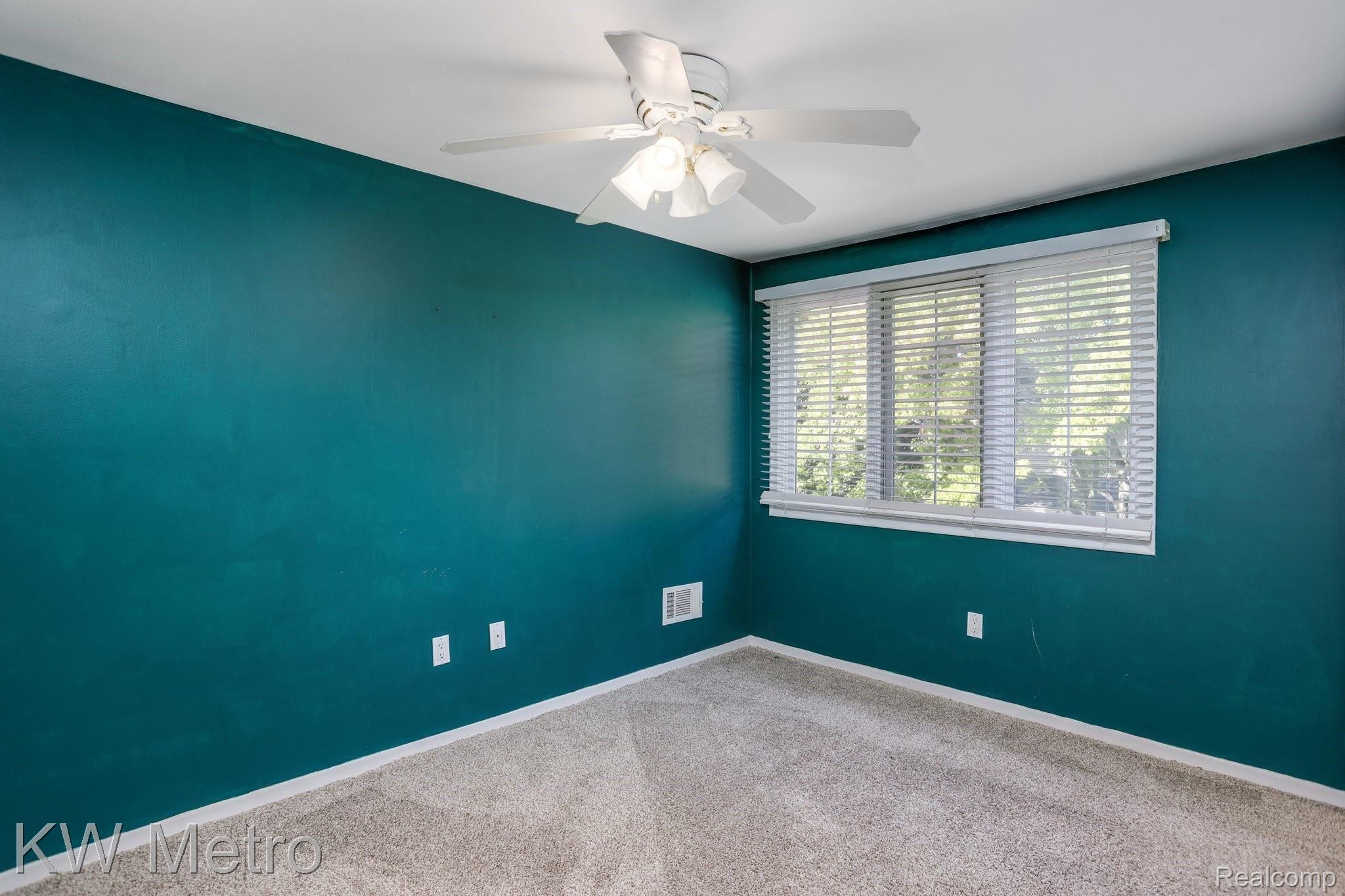 3425 Crooks Road Royal Oak, MI 48073 - Photo 14 of 20 Wonderful bedroom space.jpg