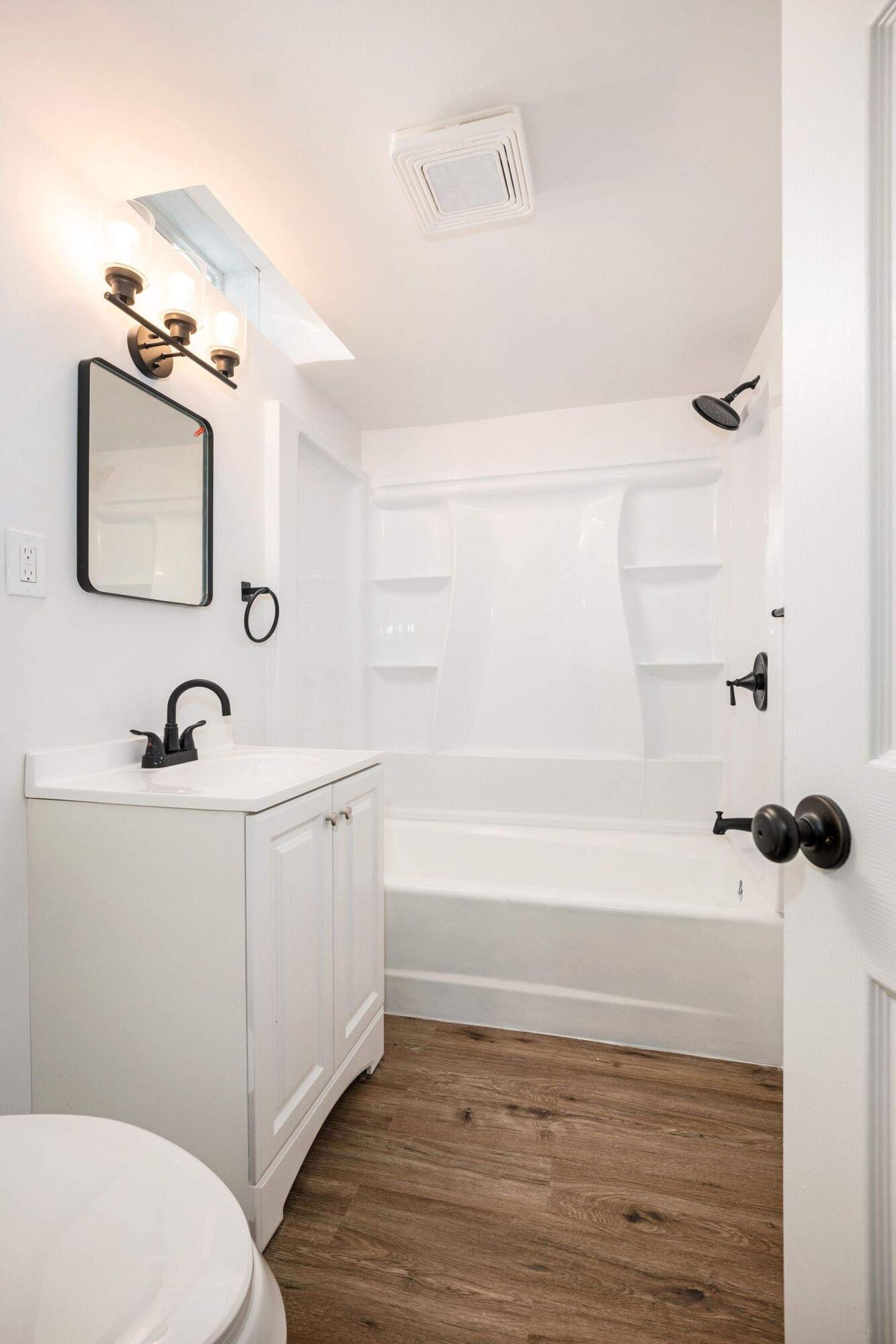 104 Logan Street Mount Clemens, MI 48043 - Photo 11 of 16 4-Dec 05, 2025 10-14-59-CuMZ