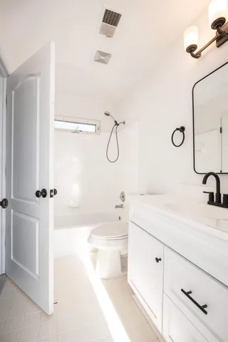 $199,900 | 104 Logan Street, Mount Clemens, MI 48043