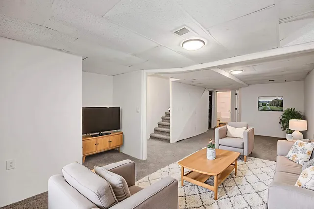 $199,900 | 104 Logan Street, Mount Clemens, MI 48043