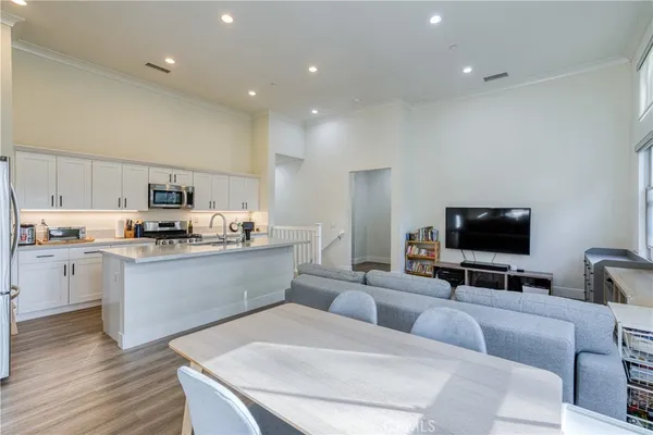 $875,000 | 52 Coralwood, Irvine, CA 92618