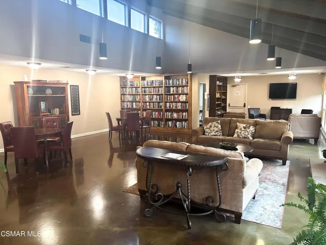 $494,500 | 291 Sequoia Court, Unit 31, Thousand Oaks, CA 91360