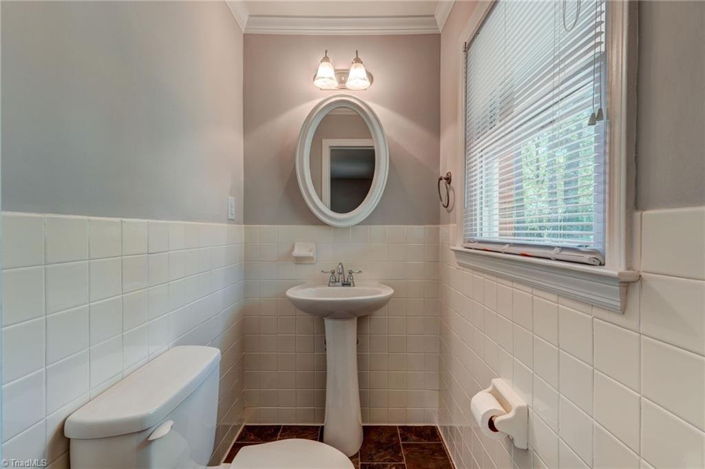 1656 Arrow Wood Road Asheboro, NC 27205 - Photo 14 of 32 Half bath in bedroom.