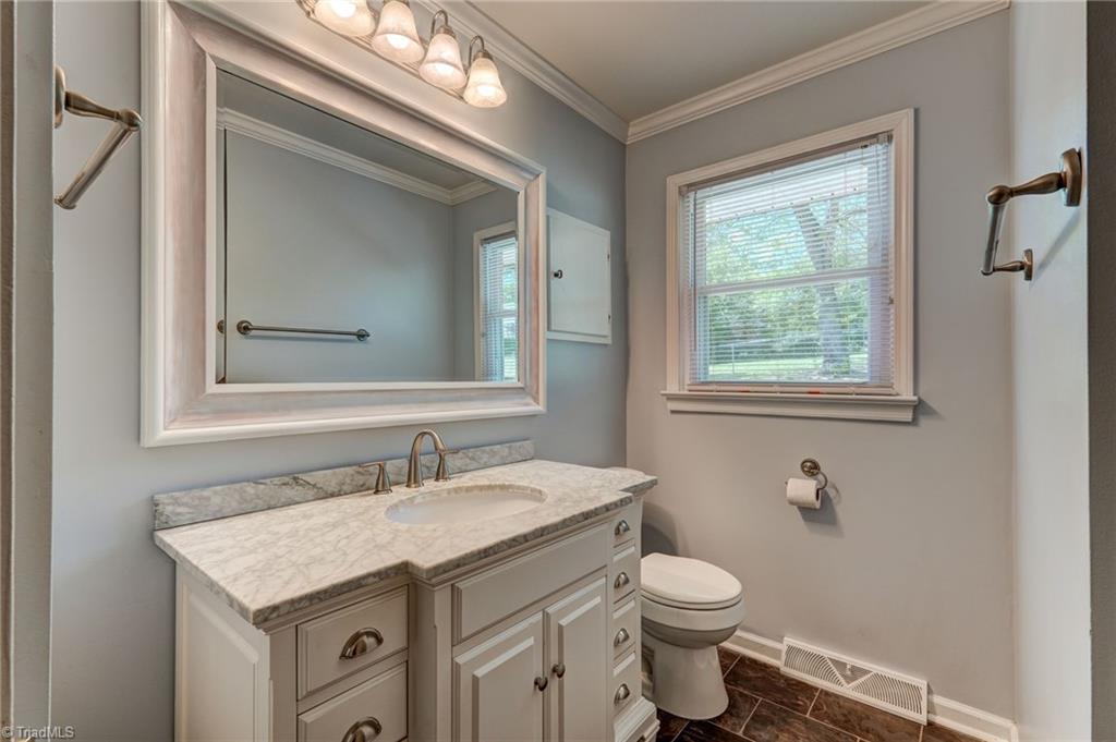 1656 Arrow Wood Road Asheboro, NC 27205 - Photo 19 of 32 Hall bath with updated vanity!