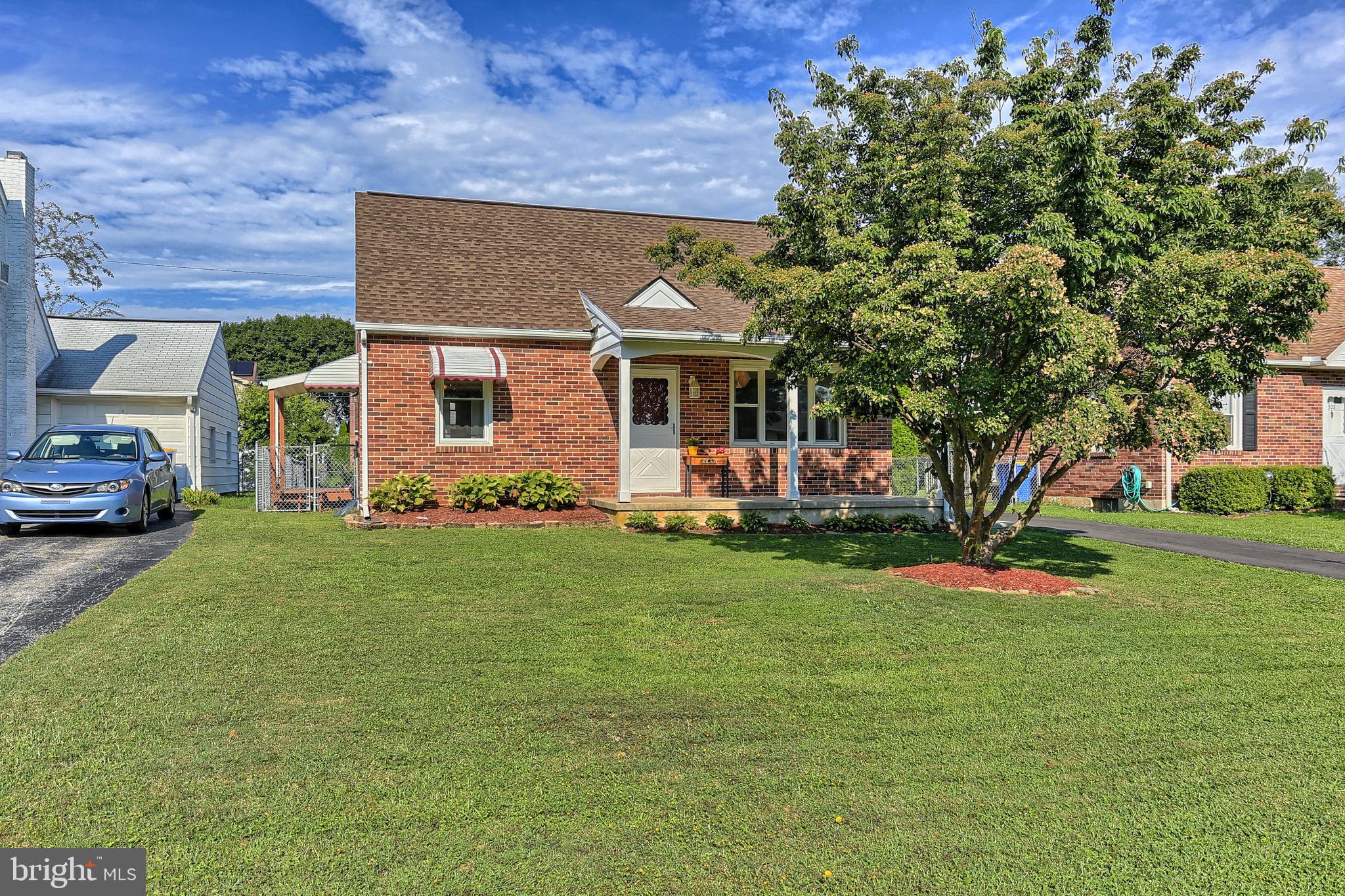 312 Edgewood Road York, PA 17402 - Photo 2 of 34 Gallery Image 2