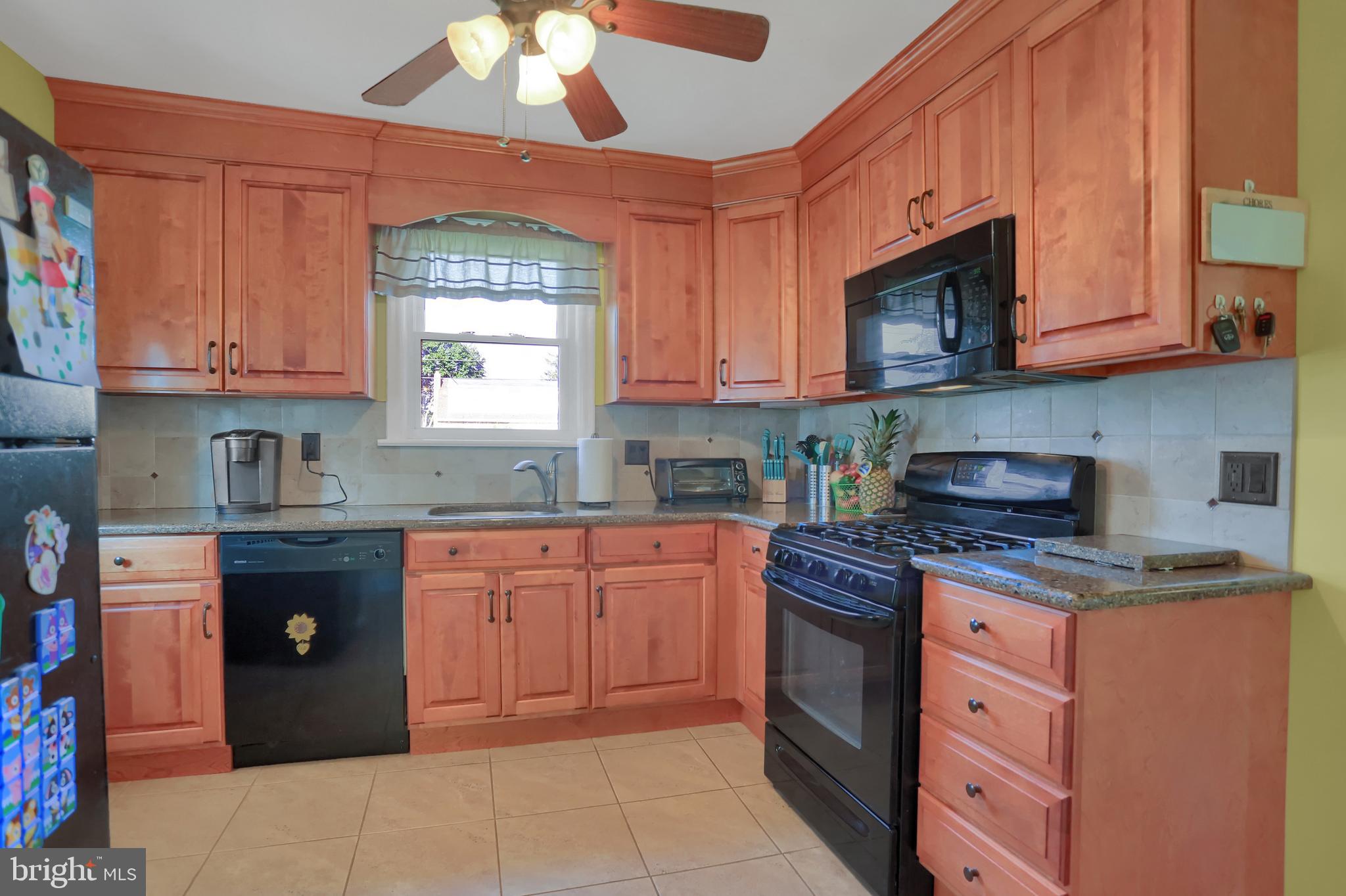 312 Edgewood Road York, PA 17402 - Photo 11 of 34 Gallery Image 11