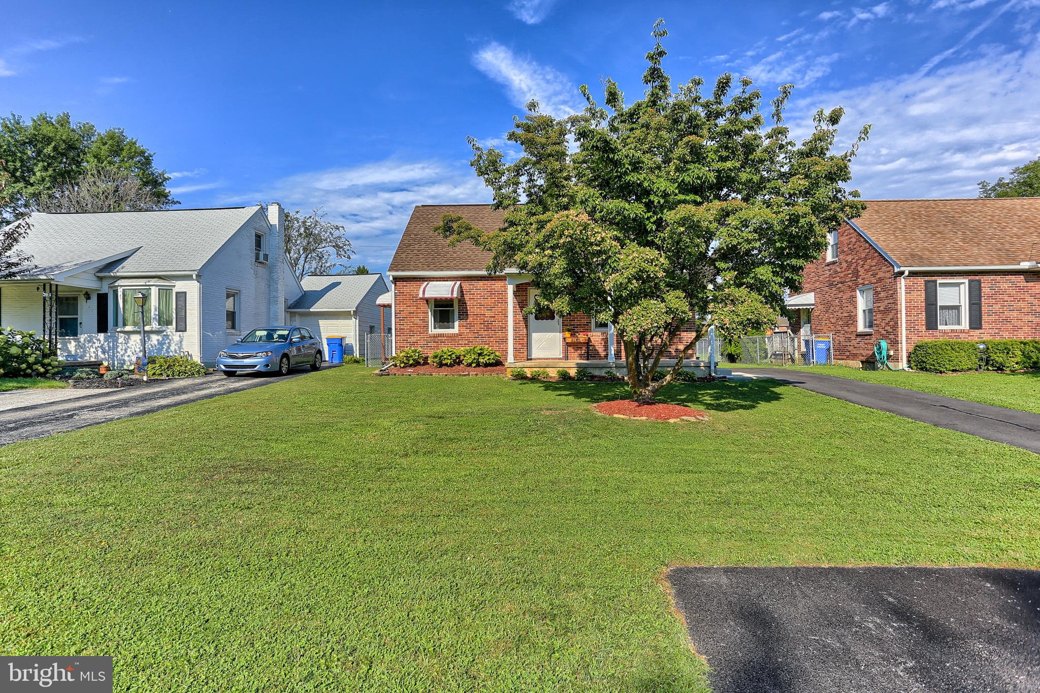 312 Edgewood Road York, PA 17402 - Photo 3 of 34 Gallery Image 3