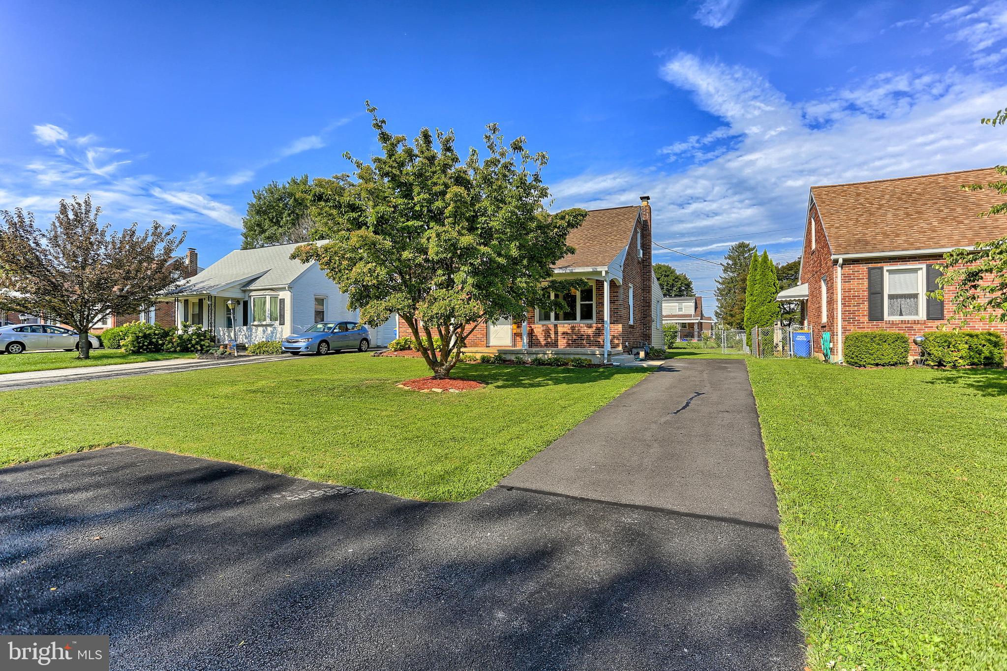 312 Edgewood Road York, PA 17402 - Photo 4 of 34 Gallery Image 4