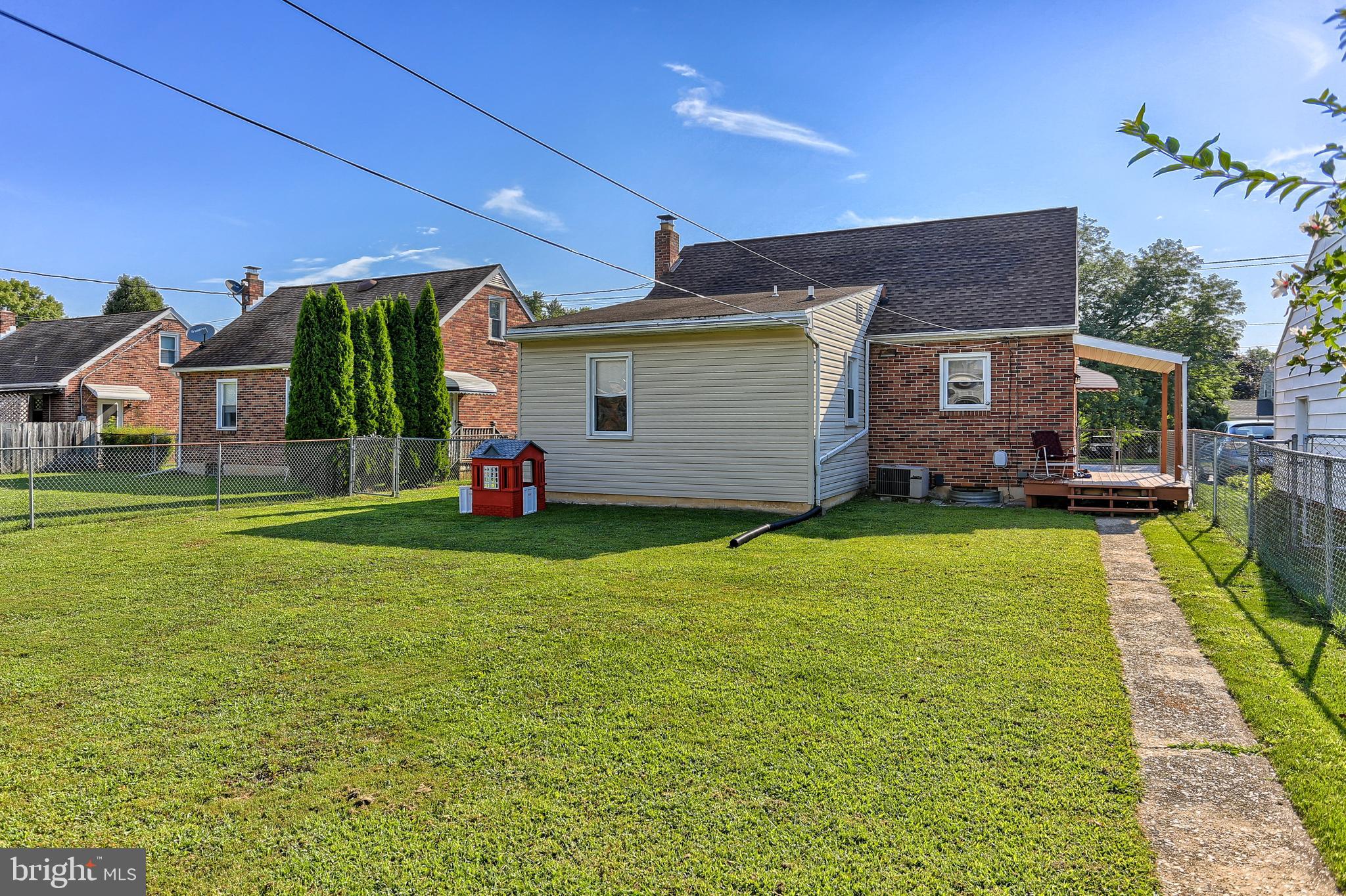 312 Edgewood Road York, PA 17402 - Photo 33 of 34 Gallery Image 33
