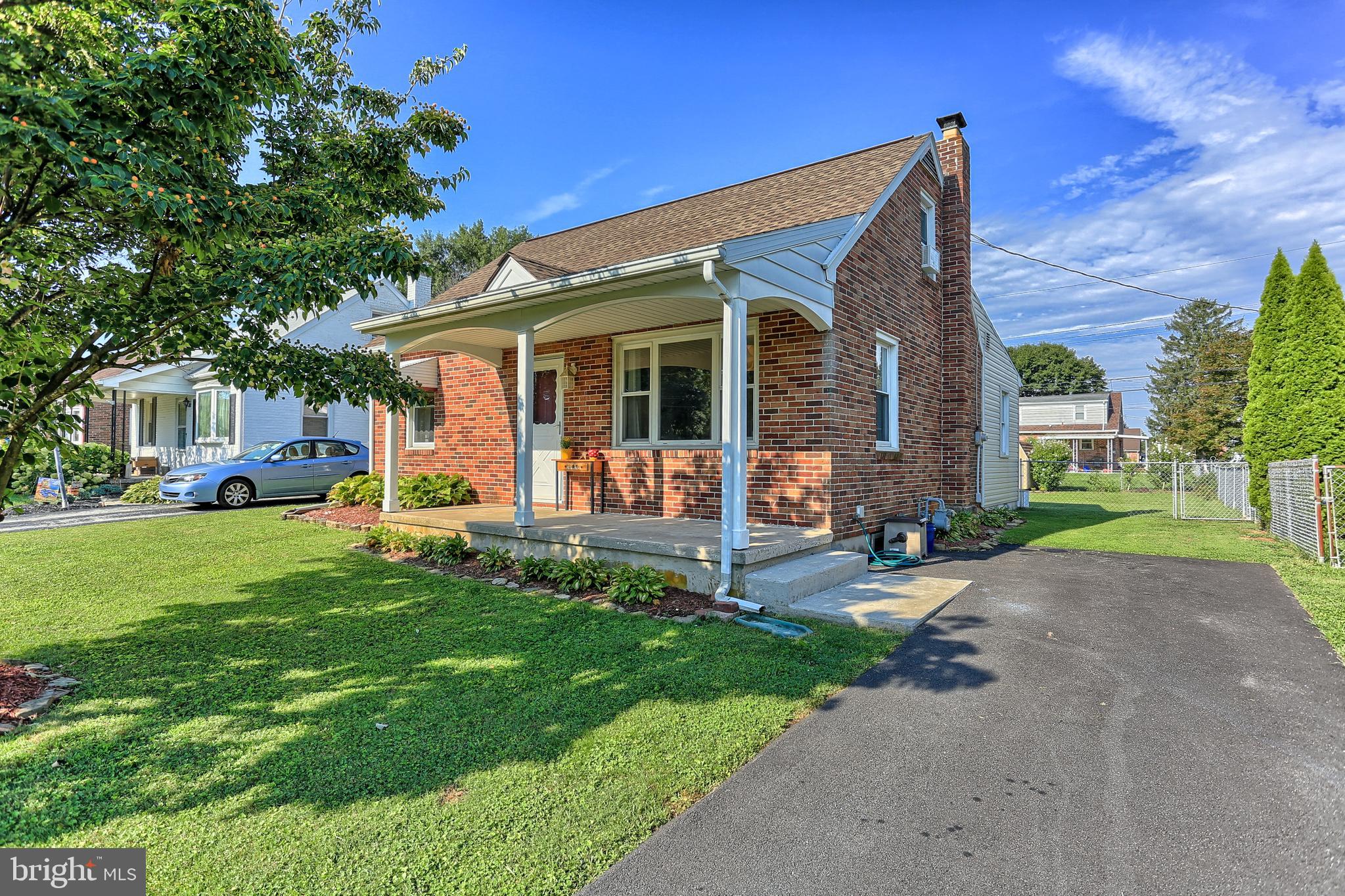 312 Edgewood Road York, PA 17402 - Photo 5 of 34 Gallery Image 5