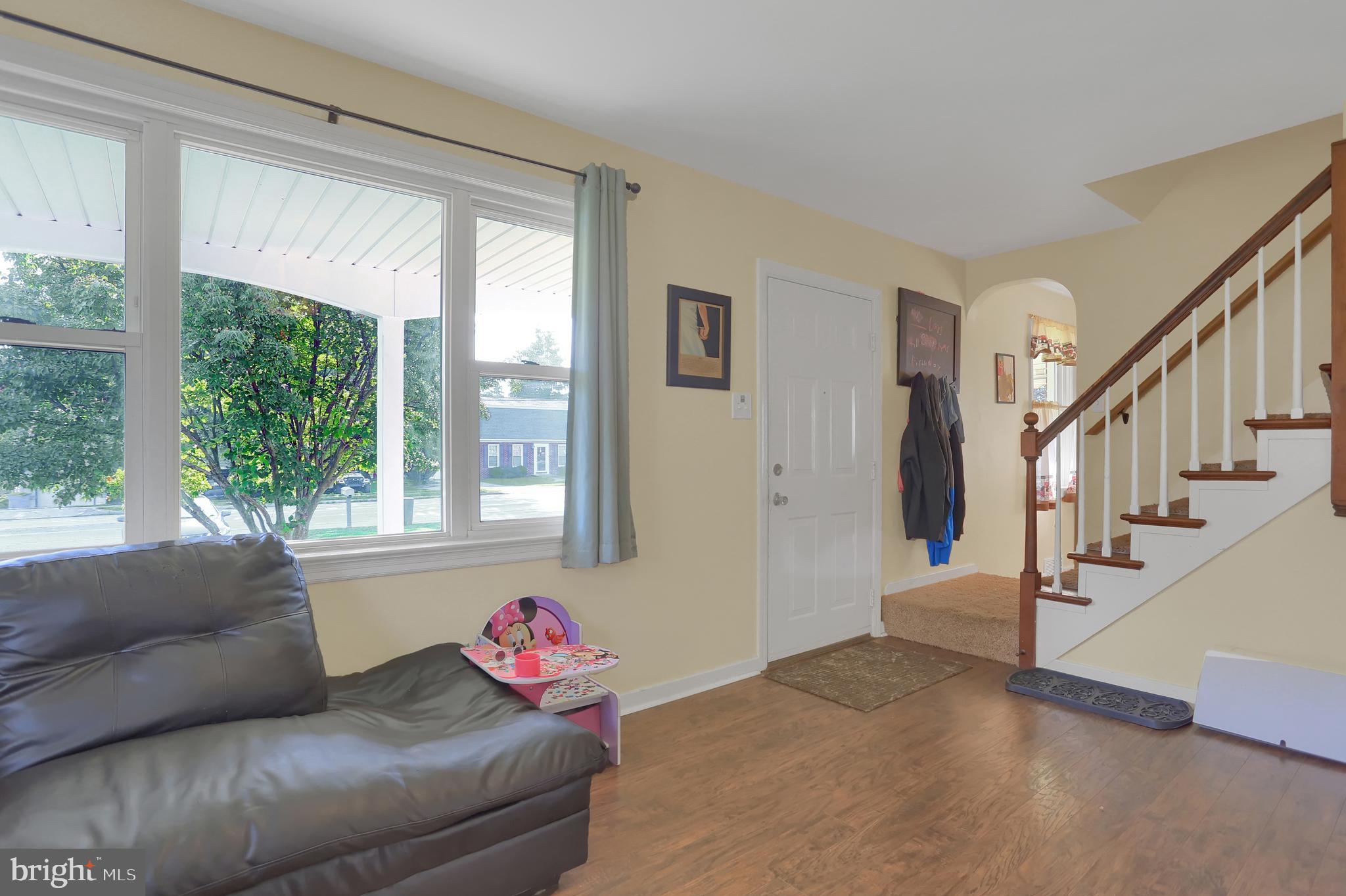 312 Edgewood Road York, PA 17402 - Photo 6 of 34 Gallery Image 6
