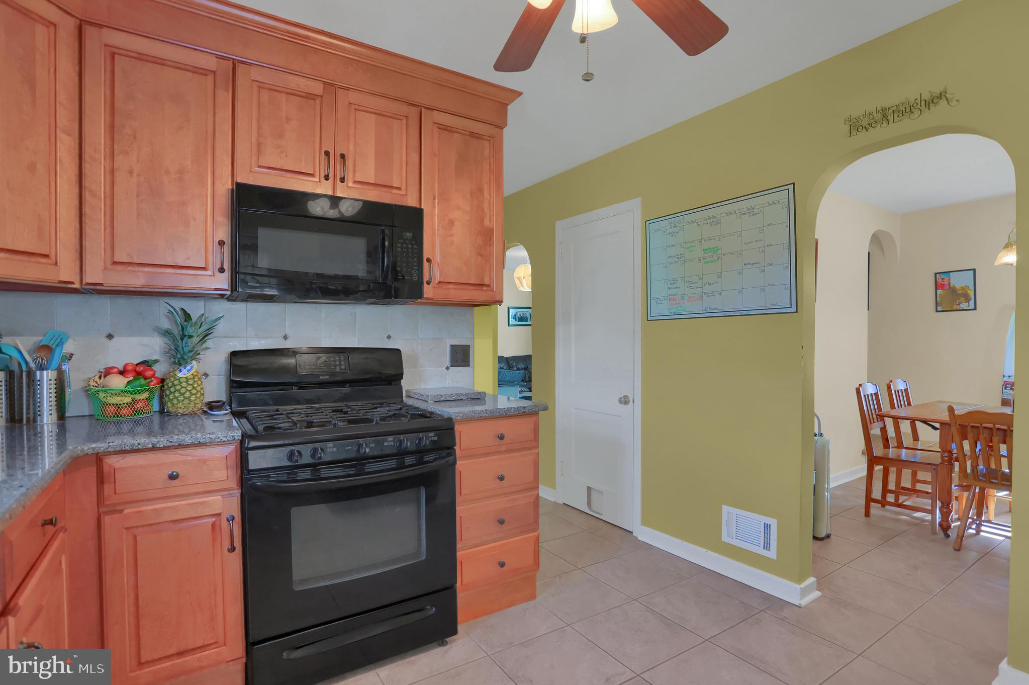 312 Edgewood Road York, PA 17402 - Photo 10 of 34 Gallery Image 10