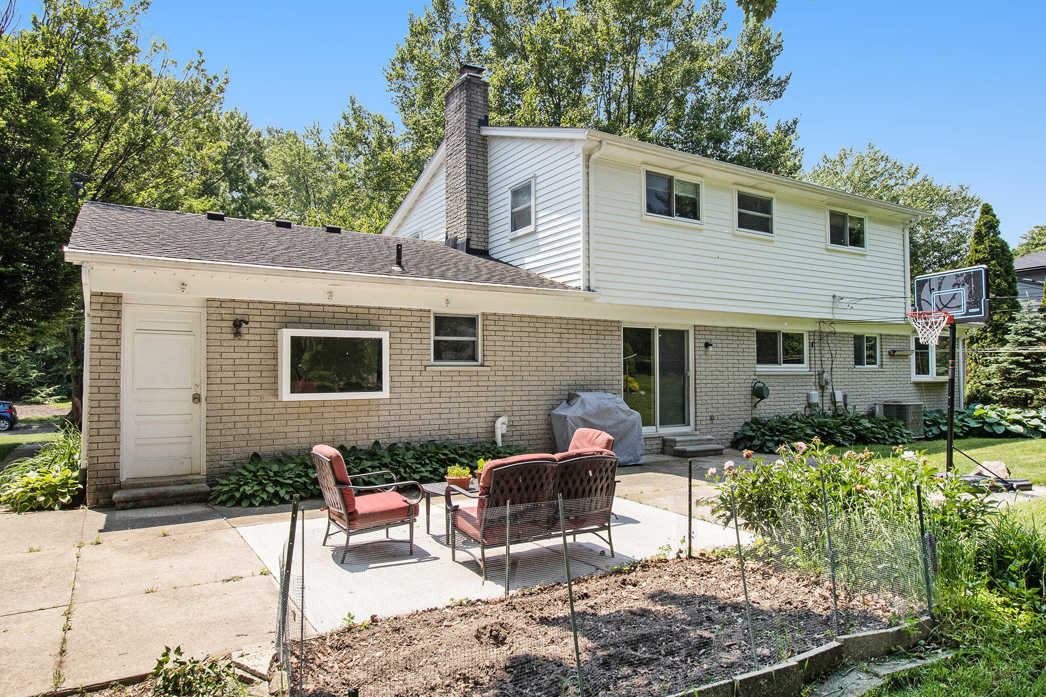 44526 Brookside Road Plymouth, MI 48170 - Photo 28 of 36 032_img_8905_983