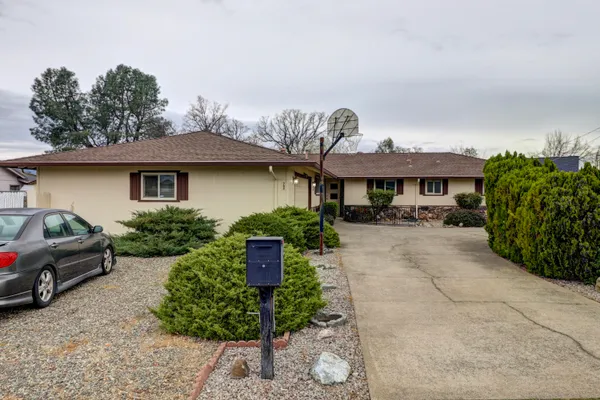$395,000 | 750 Oleta Drive, Redding, CA 96003