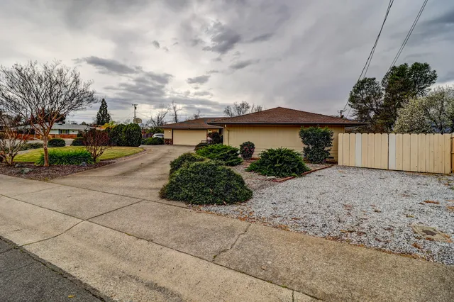 $395,000 | 750 Oleta Drive, Redding, CA 96003