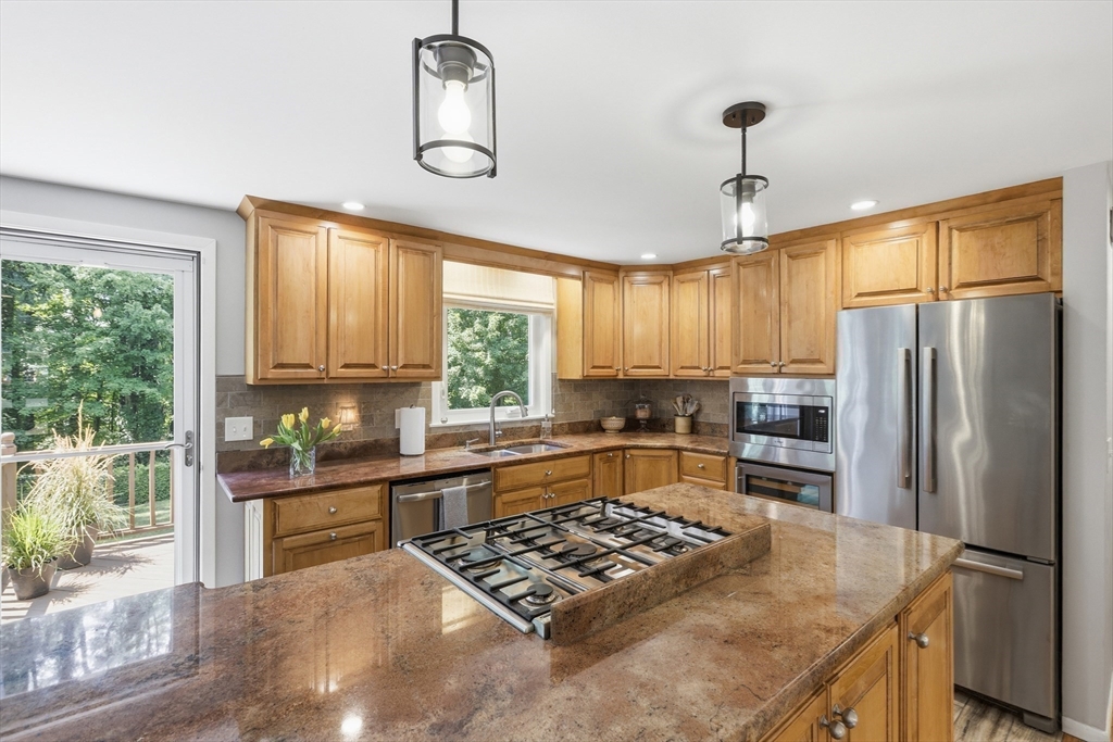 42 Ledgewood Road Framingham, MA 01701 - Photo 10 of 33