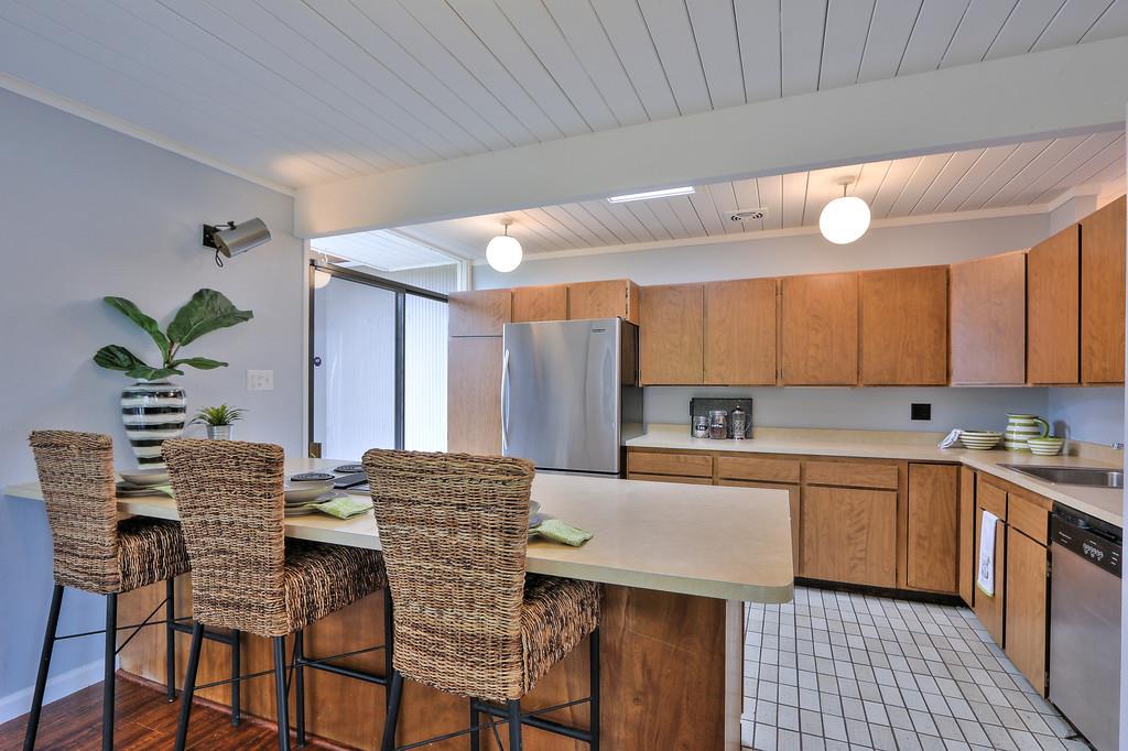 3436 Greer Road Palo Alto, CA 94303 - Photo 11 of 28 Gallery Image 11