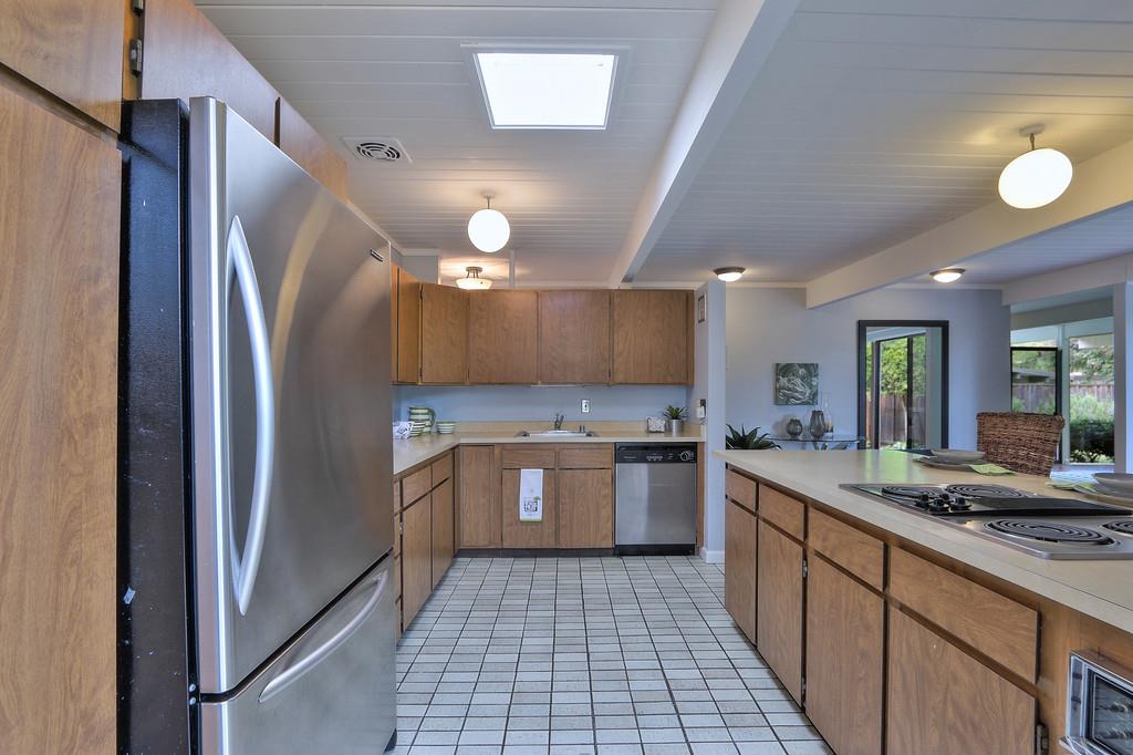 3436 Greer Road Palo Alto, CA 94303 - Photo 10 of 28 Gallery Image 10