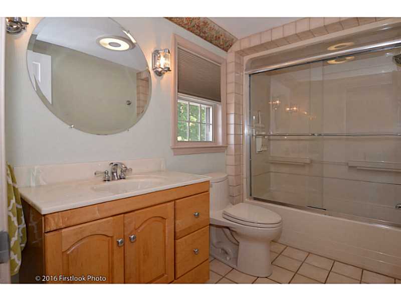 77 Westfield Road Warwick, RI 02888 - Photo 24 of 25 Bathroom.