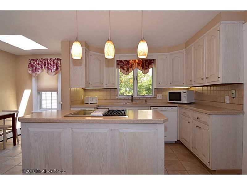 77 Westfield Road Warwick, RI 02888 - Photo 7 of 25 Kitchen.