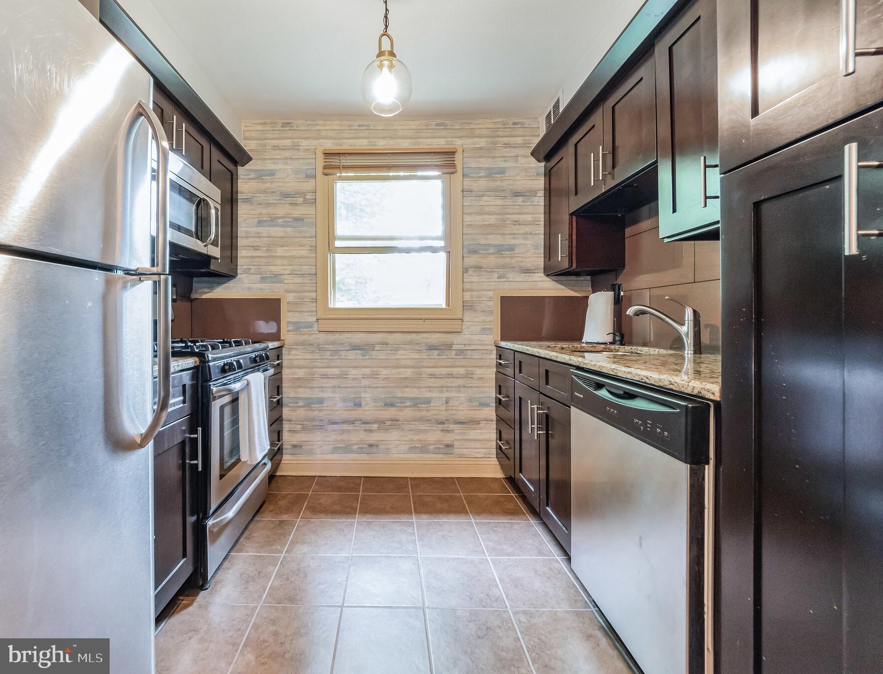 1155 York Rd., Unit J10 Warminster, PA 18974 - Photo 5 of 20 Kitchen
