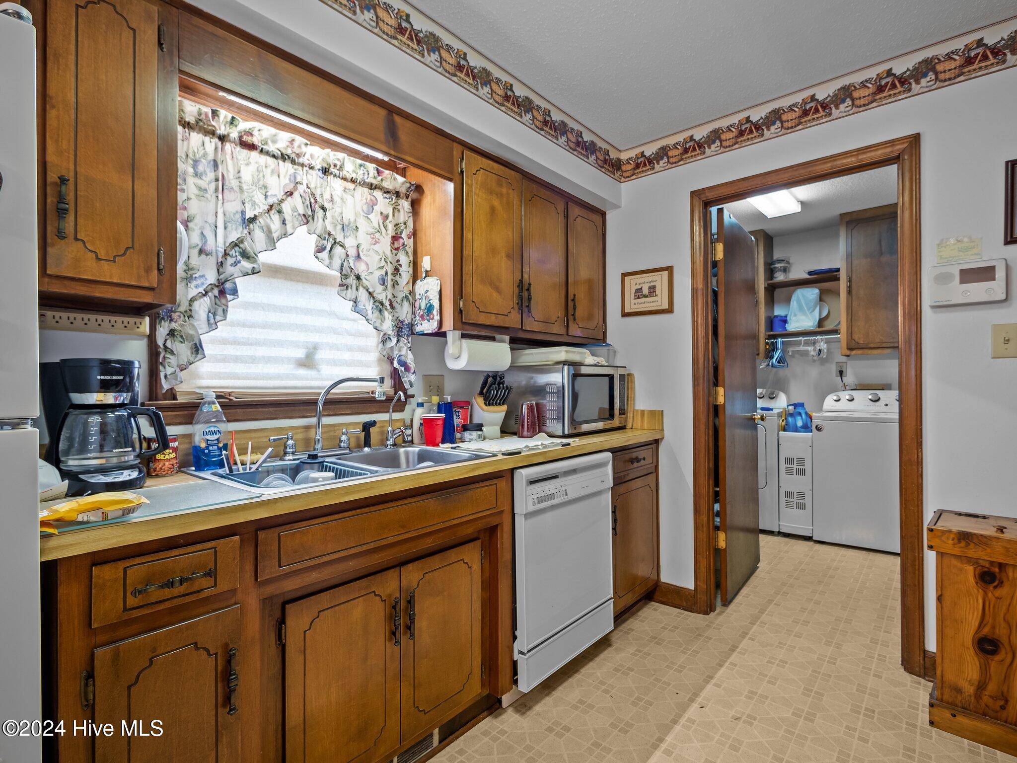 134 Manchester Road Havelock, NC 28532 - Photo 8 of 56 15-web-or-mls-PB202461