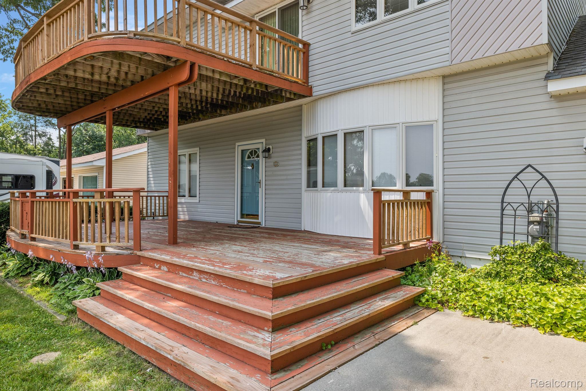 176 Crescent Road Waterford, MI 48327 - Photo 44 of 61 Double decks