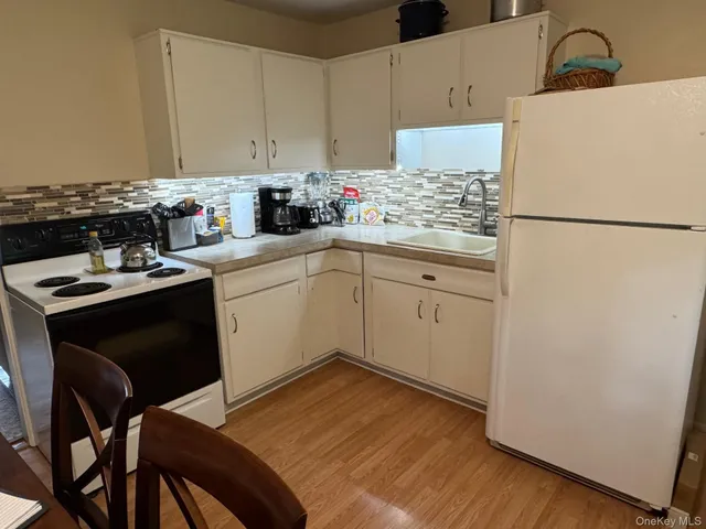 $300,000 | 3 River Road, Hyde Park, NY 12538