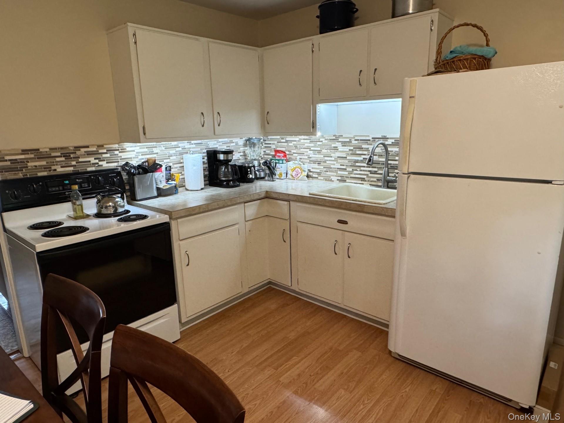 3 River Road Hyde Park, NY 12538 - Photo 7 of 10 Eat in Kitchen