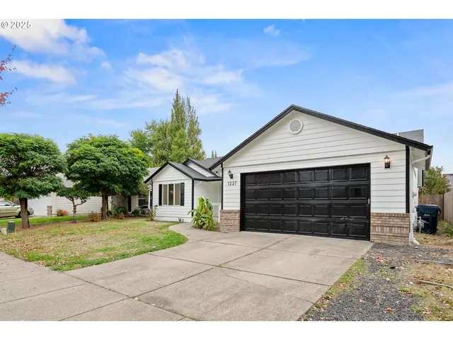 $419,900 | 1237 South 7th Street, Independence, OR 97351