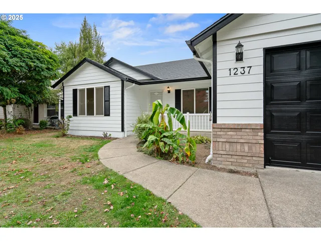 $419,900 | 1237 South 7th Street, Independence, OR 97351