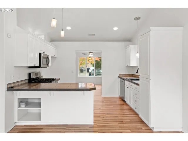 $419,900 | 1237 South 7th Street, Independence, OR 97351