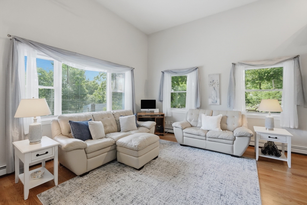 30 Golden Hills Road Saugus, MA 01906 - Photo 6 of 40