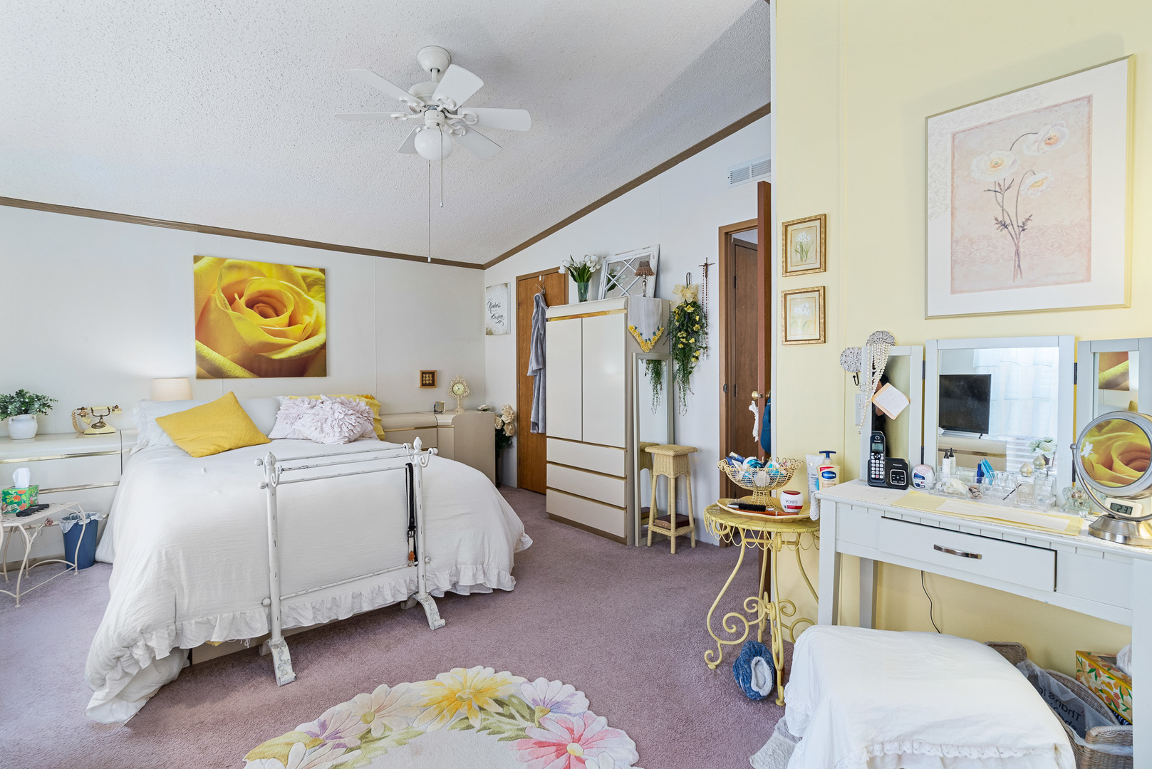 22710 South Ravisloe Lane Frankfort, IL 60423 - Photo 17 of 35 a bed room with a bed and a chair