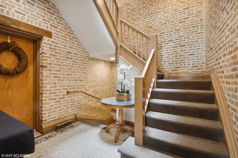 $348,500 | 929 West Eastwood Avenue, Unit GW, Chicago, IL 60640