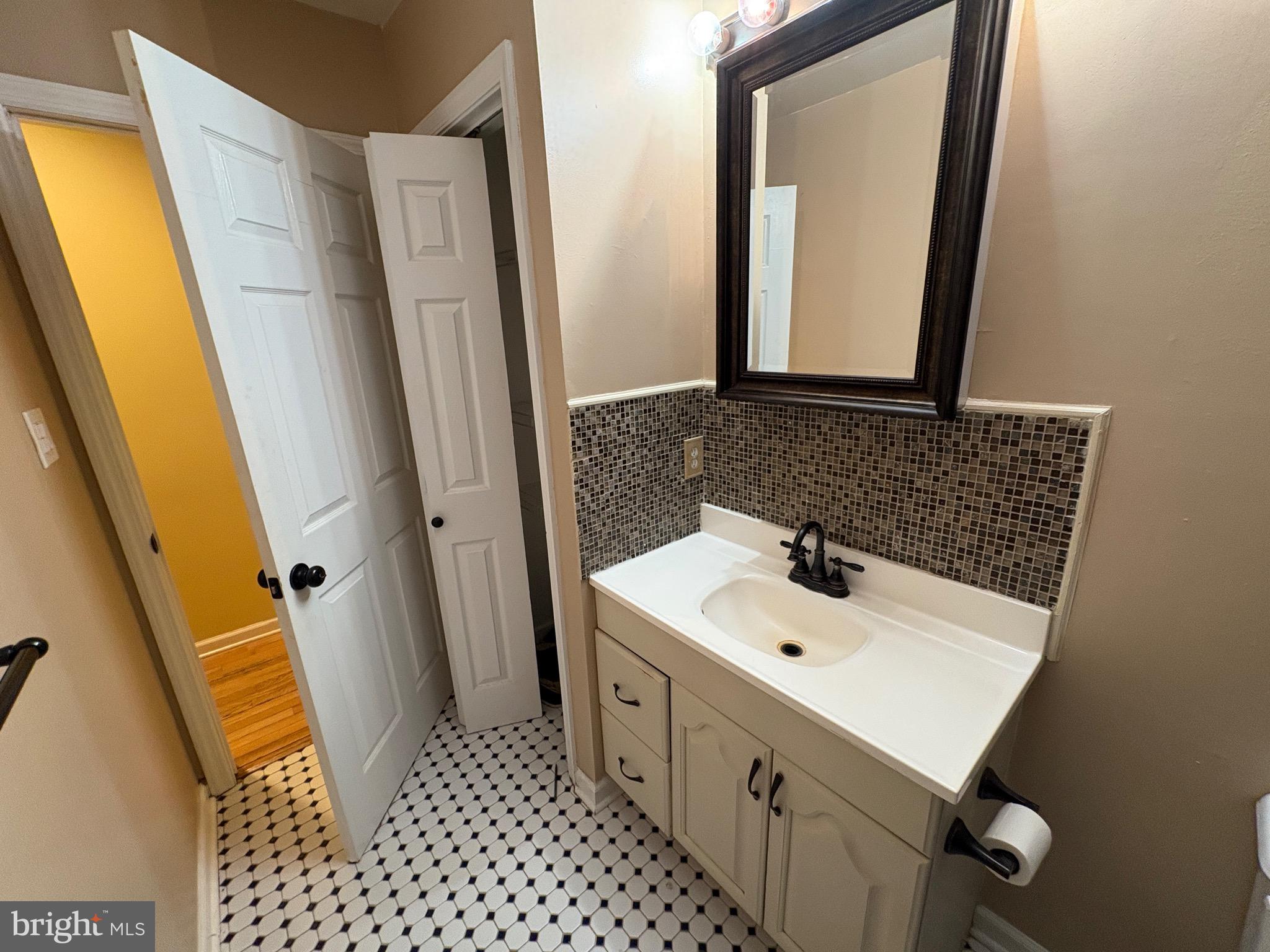 394 Croshaw Road, Unit A Wrightstown, NJ 08562 - Photo 29 of 37 Hall bath