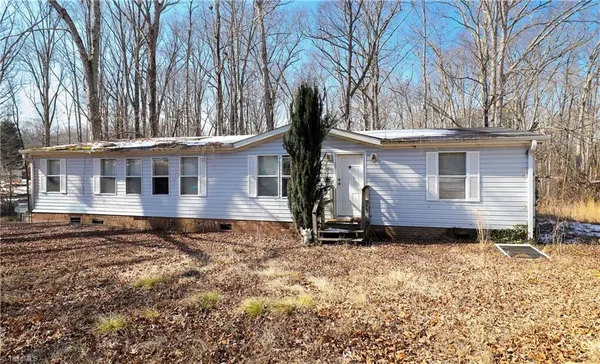 $404,900 | 2669 Wagon Trail Road, Pfafftown, NC 27040