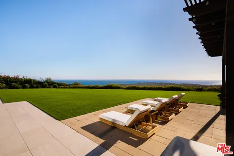 $11,000,000 | 5811 Murphy Way, Malibu, CA 90265