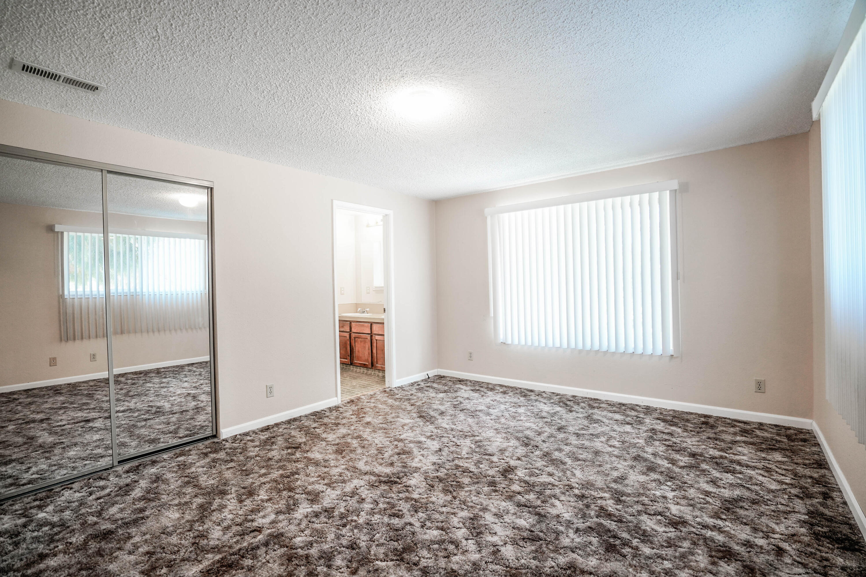 2728 Vale Road Klamath Falls, OR 97603 - Photo 10 of 43 11 bedroom
